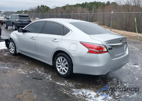 2015 Nissan Altima 2.5 S из США, поврежденный, VIN 1N4AL3AP2FC149077